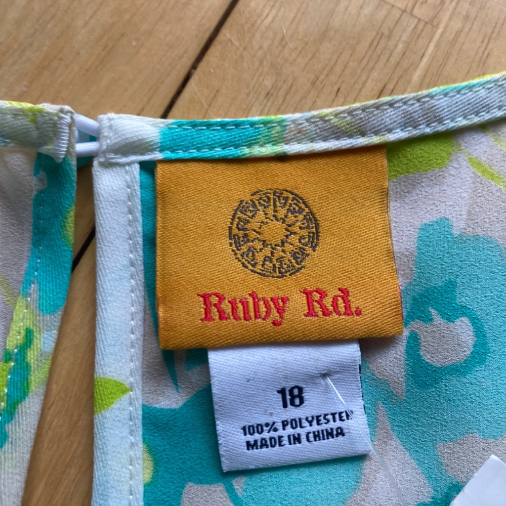 Lightweight sleeveless blouse Ruby Rd size 18 - Picture 2 of 5